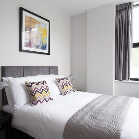 Cotels At 7Zero1 Serviced Apartments - Modern Apartments, Superfast Broadband, Free Parking, Centrally Located Milton Keynes Extérieur photo