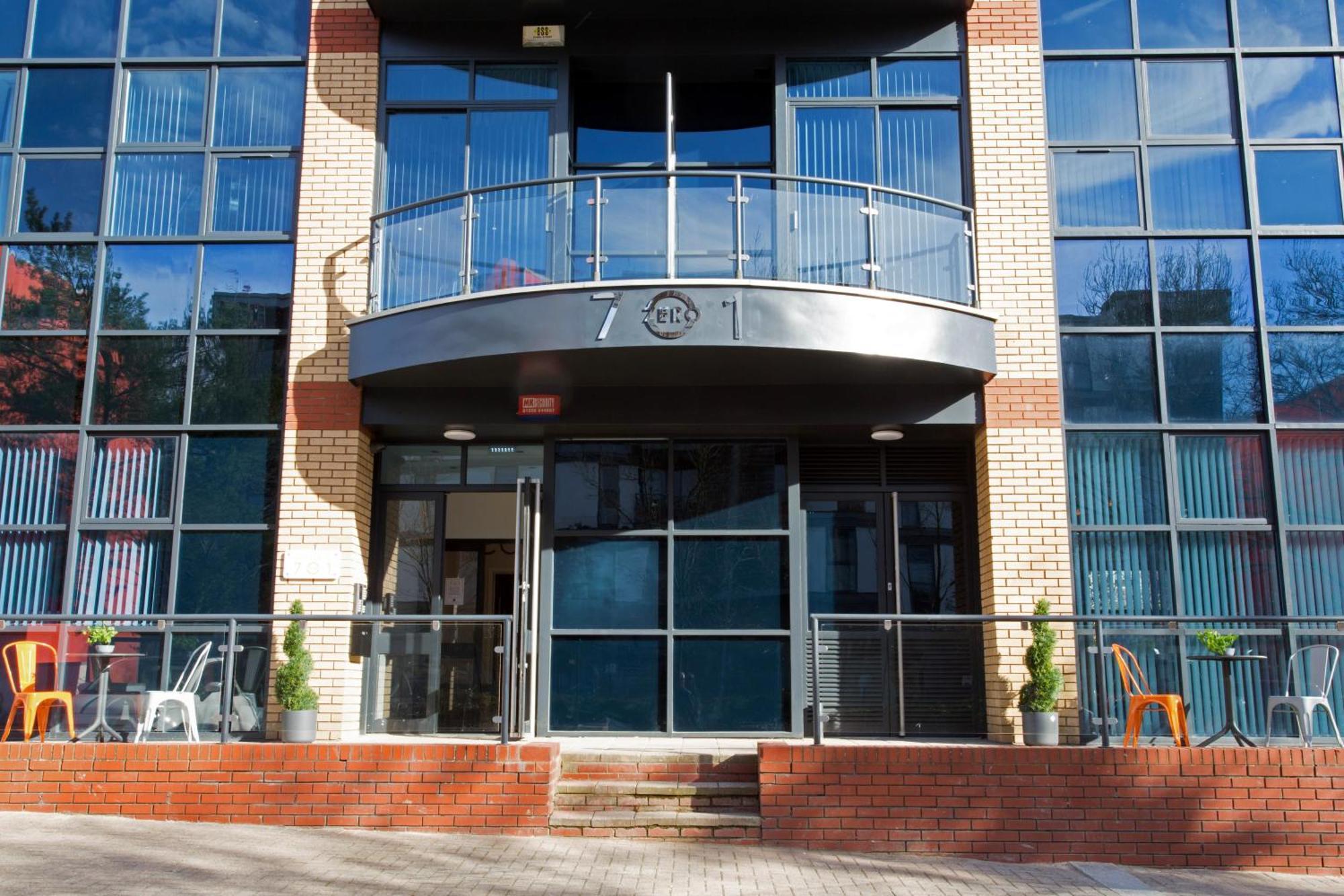 Cotels At 7Zero1 Serviced Apartments - Modern Apartments, Superfast Broadband, Free Parking, Centrally Located Milton Keynes Extérieur photo