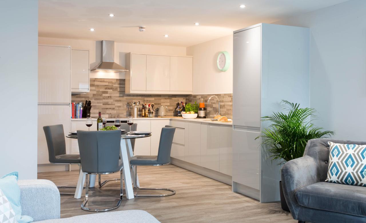 Cotels At 7Zero1 Serviced Apartments - Modern Apartments, Superfast Broadband, Free Parking, Centrally Located Milton Keynes Extérieur photo